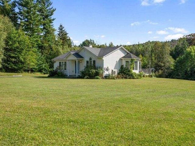 House for sale in Marshfield, Washington County