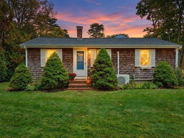 House for sale in Marstons Mills, Barnstable