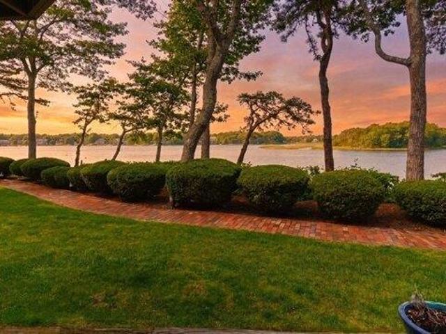 Condo for sale in Mashpee, Massachusetts
