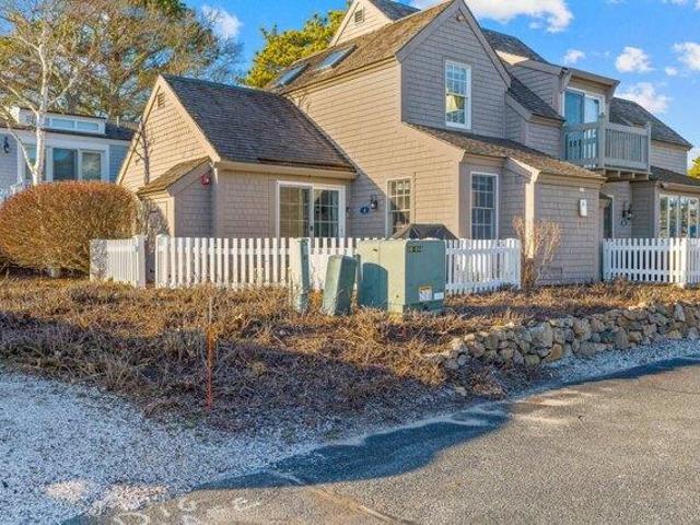Condo for sale in Mashpee, Massachusetts