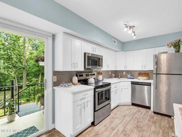 Condo for sale in Cliffwood, New Jersey