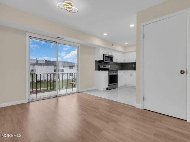 Condo for sale in Cliffwood, New Jersey