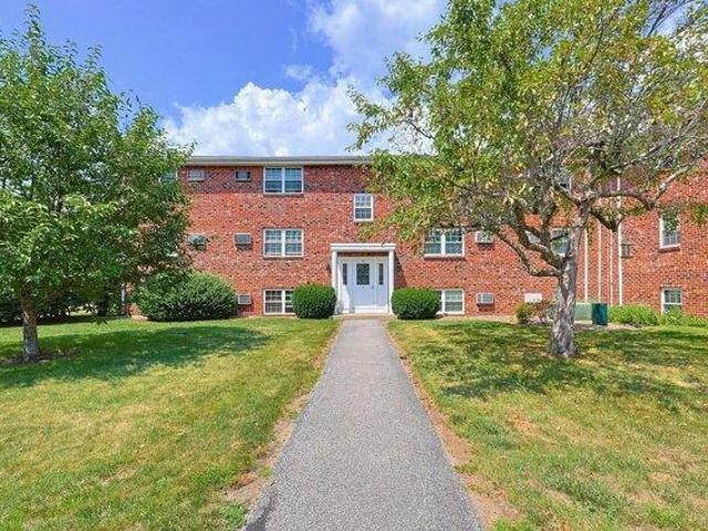 Condo for sale in Medfield, Massachusetts