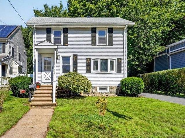 House for sale in Wyoming, Melrose