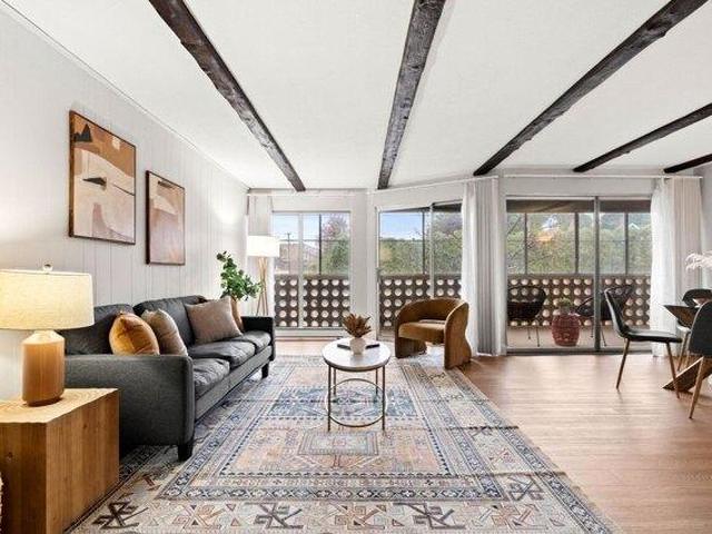 Condo for sale in Melrose Highlands, Melrose