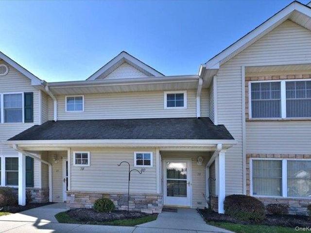 Condo for sale in Huntington, New York