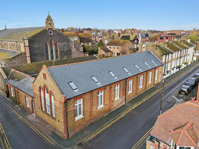 House for sale in Upton, Acol