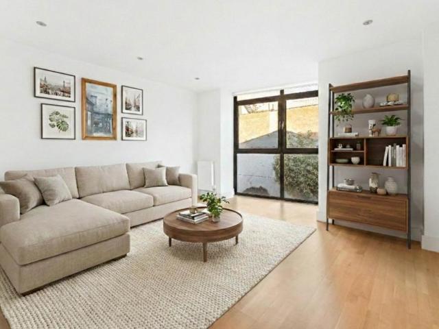 House for sale in Dalston, De Beauvoir Town