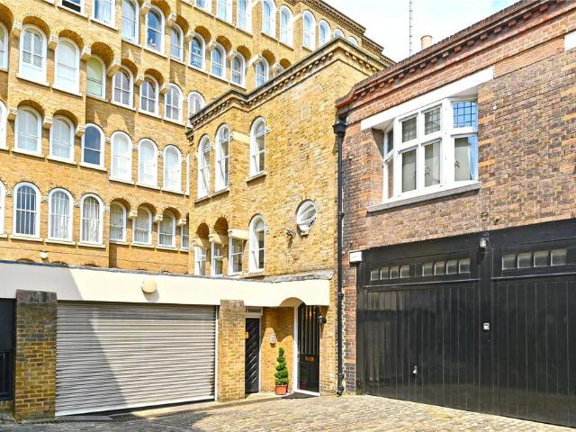 House for sale in East Marylebone, Marylebone