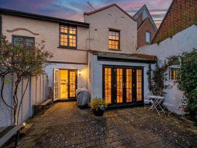 House for sale in Clewer Village, Windsor