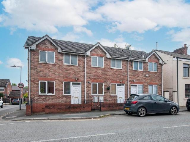 House for sale in Prestolee, Lee Bank