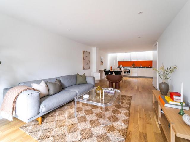 House for sale in Dalston, De Beauvoir Town