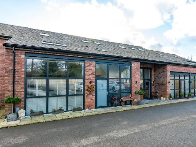 House for sale in Glazebury