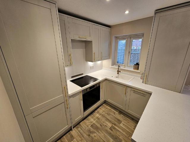 House for sale in Cuddington, Cheshire