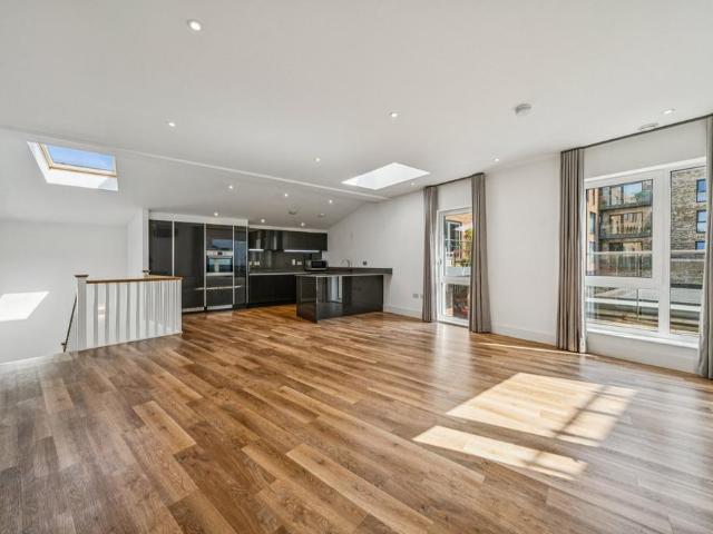 House for sale in Shepherd's Bush, Greater London