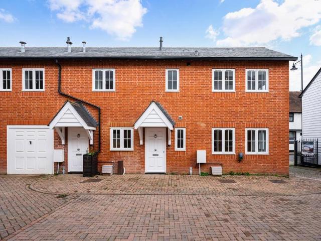 House for sale in Stoneleigh, Ewell