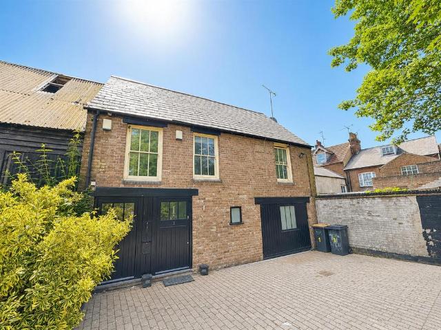 House for sale in Dunstable, Bedfordshire