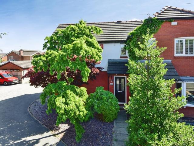 House for sale in Lloyd Mews, Alsager