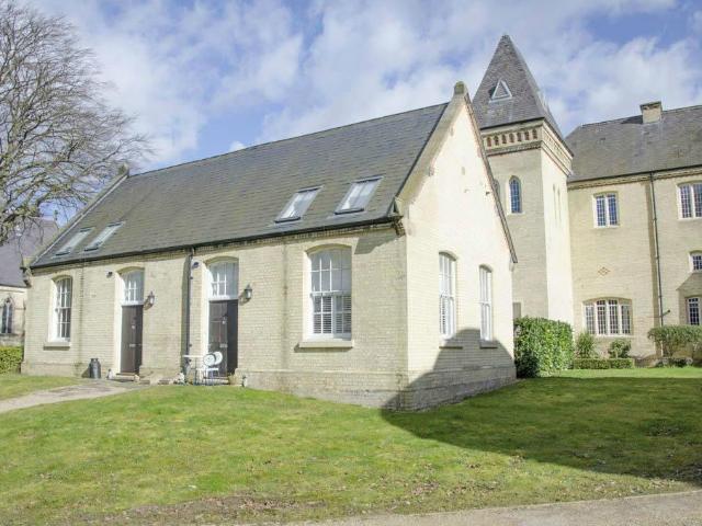 House for sale in Fairfield Park, Bedfordshire