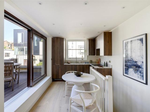 House for sale in Royal Borough of Kensington and Chelsea, Greater London