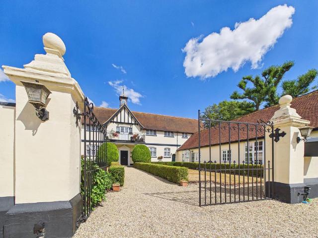 House for sale in Chipping Hill, Essex