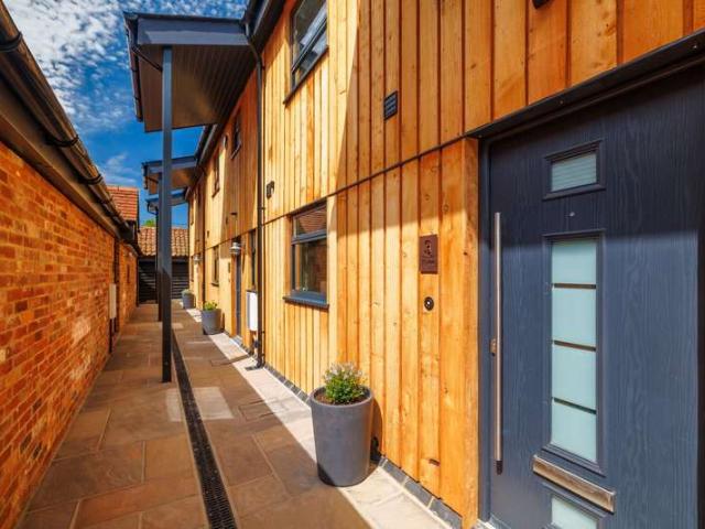 Townhouse for sale in Hillview, Surrey
