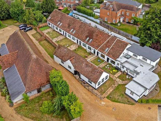 Townhouse for sale in St Albans, Five Acres