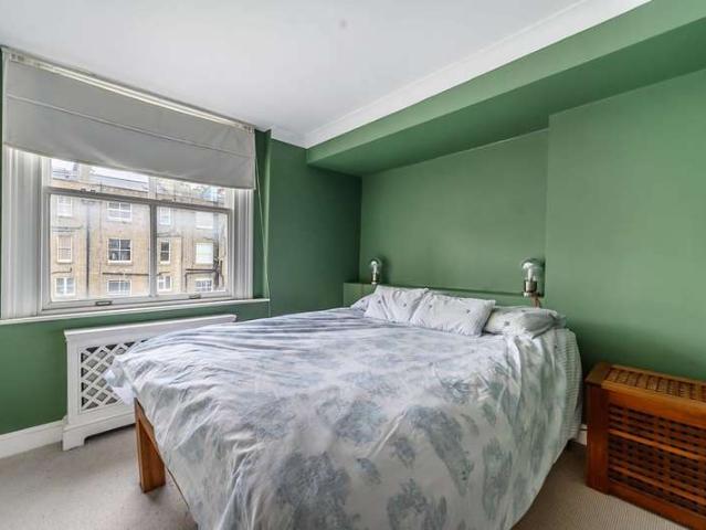 Townhouse for rent in South Kensington, South Kensington