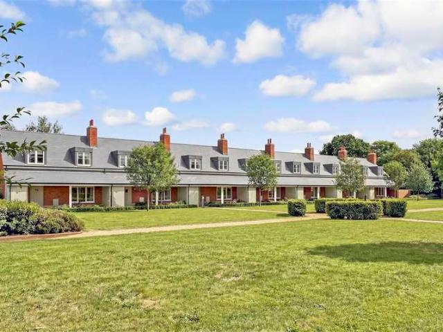 Townhouse for sale in Rustington, Clapham