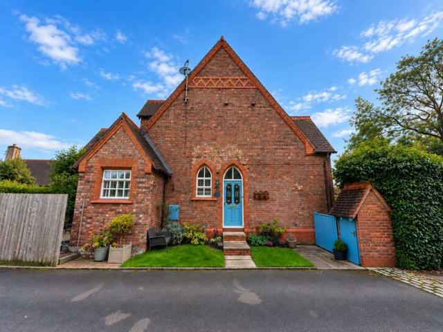 Townhouse for sale in Twiss Green, Culcheth