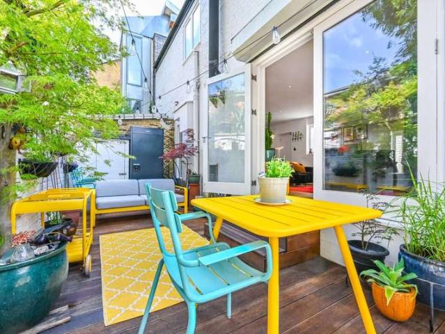 Townhouse for sale in Camden