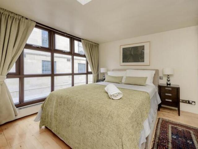 Townhouse for rent in Cat Hill