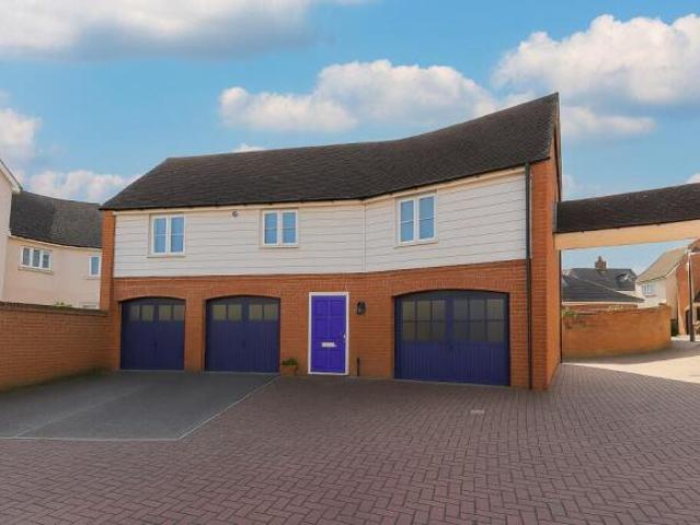 Townhouse for rent in Monks Orchard, Kent