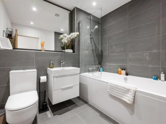 Townhouse for sale in South Lane, West Yorkshire