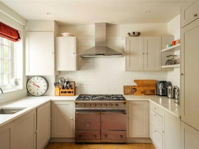 Townhouse for sale in Notting Hill, Greater London
