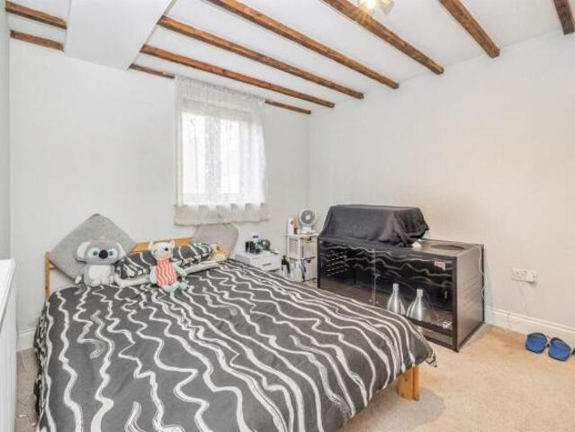 Townhouse for sale in North Watford, Hertfordshire