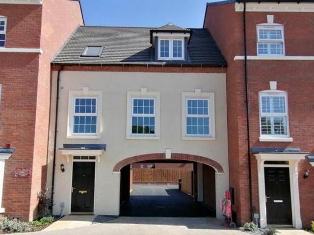 House for sale in Houlton, New Bilton