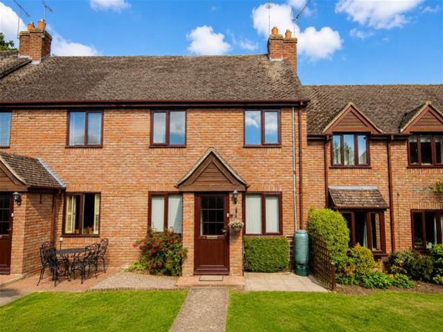 House for rent in Hatching Green, Five Acres