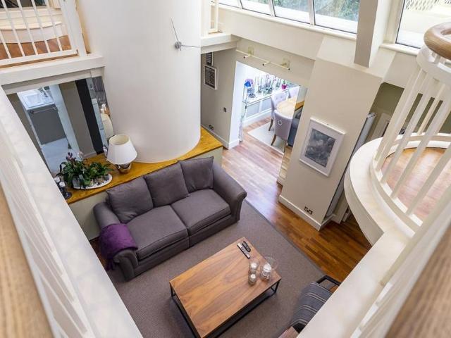 Apartment for rent in Kensington, Greater London