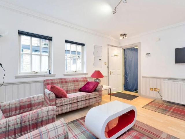 Apartment for rent in Gayfield, Broughton
