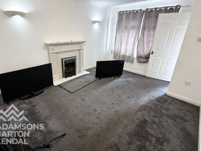 Apartment for rent in Sudden, Burnedge