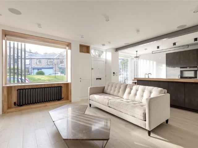 Apartment for rent in Broughton, Scotland