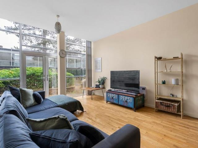 Apartment for rent in St Albans, Five Acres