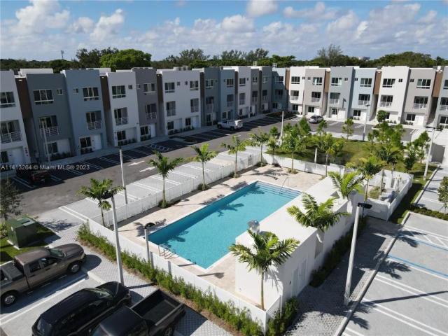Townhouse for rent in Miami