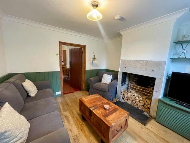 House for rent in Compton, Froggatt