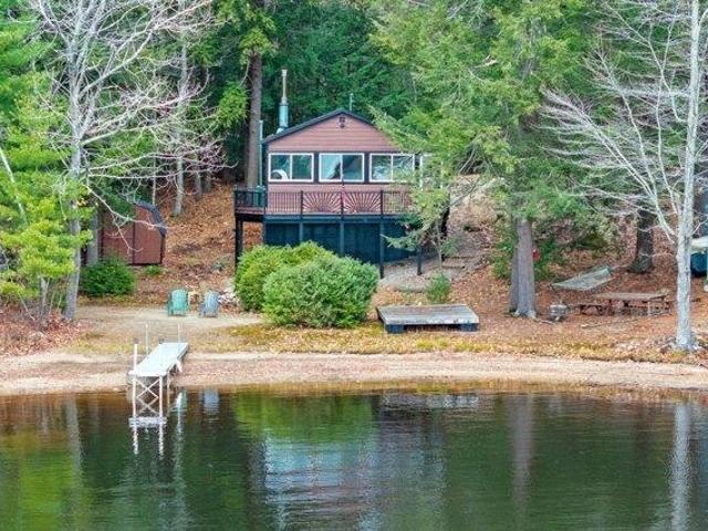 House for sale in Middleton, Strafford County