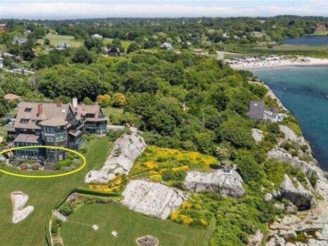 Condo for sale in Easton's Point, Middletown