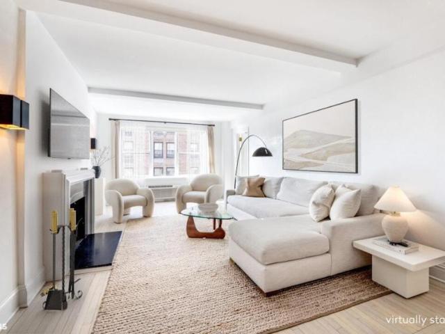 Apartment for sale in Arverne, New York