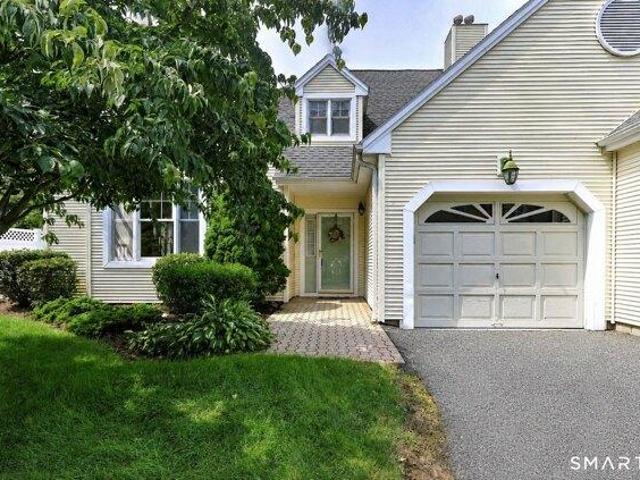 Condo for sale in Milford, South Central Connecticut Planning Region