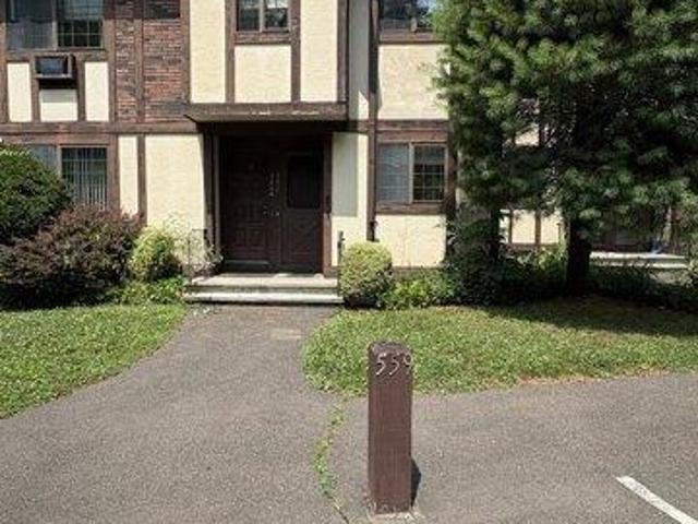 Condo for sale in Forest Heights, Milford